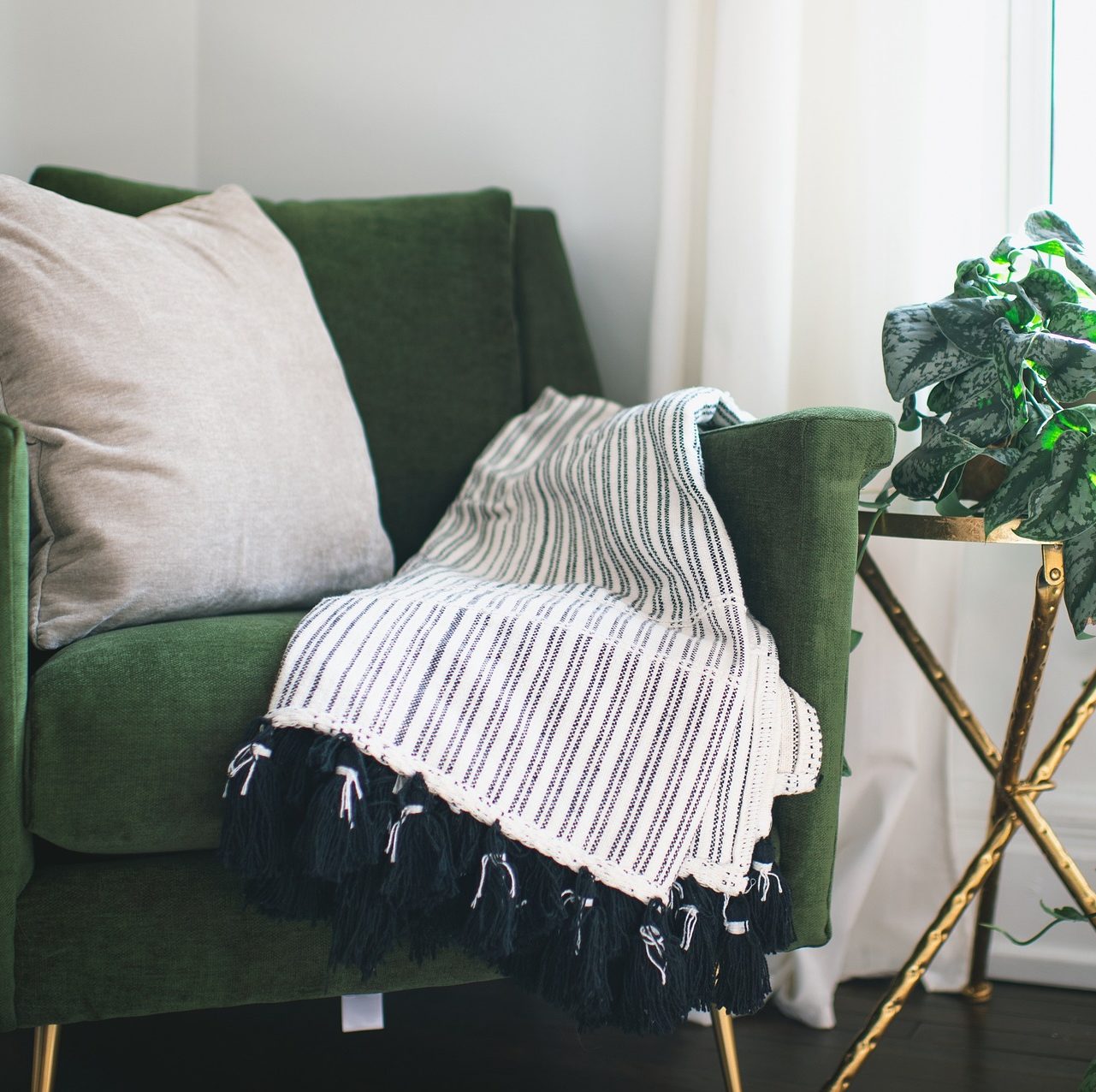 What Are the Benefits of A Sauna Blanket and Should You Invest in One