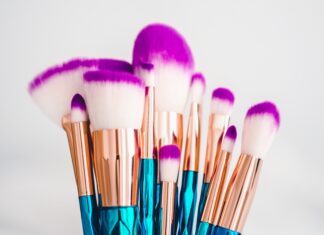 Makeup brushes