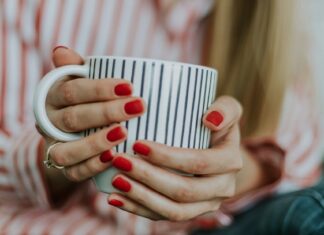 Red nails