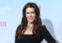 Lauren Graham at the "Gilmore Girls: A Year in the Life" TV Series Premiere in November 2016