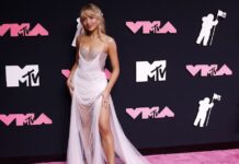 Sabrina Carpenter at the 2023 MTV Video Music Awards